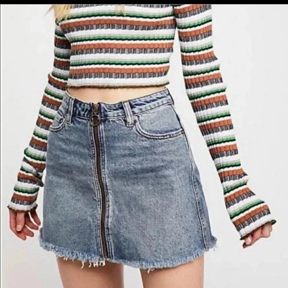 Free People We The Free Zip It Up Front Zipper Mini Denim Jean Skirt(26) - Picture 3 of 12
